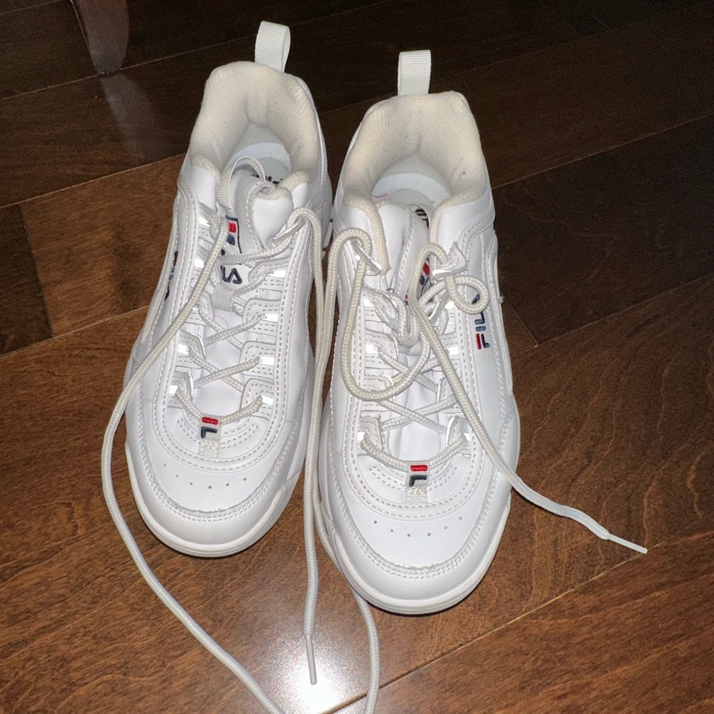 Fila White Shoes Size 8 - Picture 2 of 4